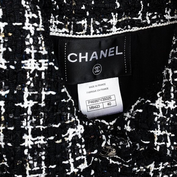 Chanel Bouclè Fantasy Tweed Planisphere Black White Short Jacket - Picture 4 of 16